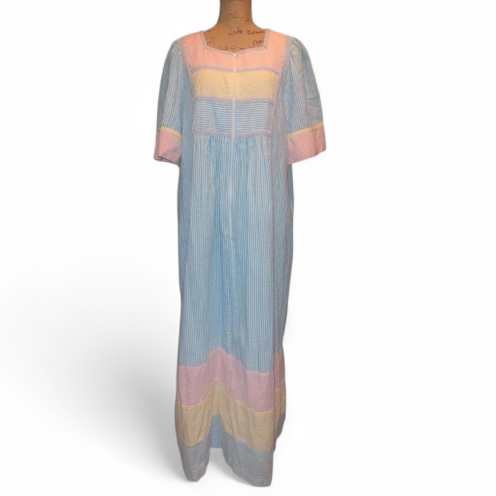 1970s vintage Saybury pastel seersucker maxi house dress size large blue white